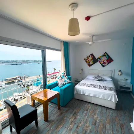 Larimar Hotel