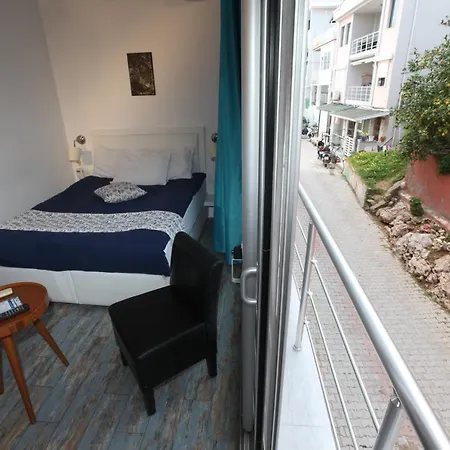 Larimar Hotel *